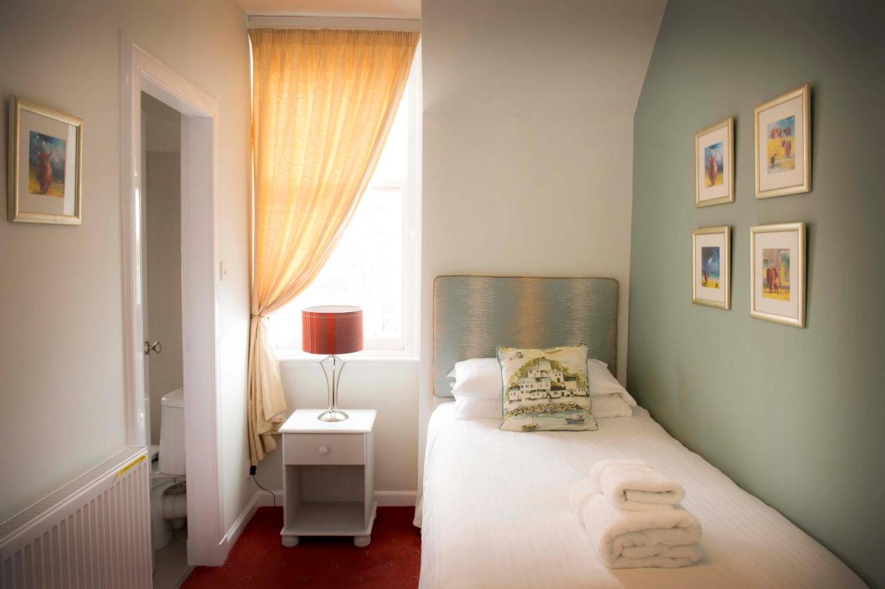 The Royal Oak Hotel Cullen Esterno foto