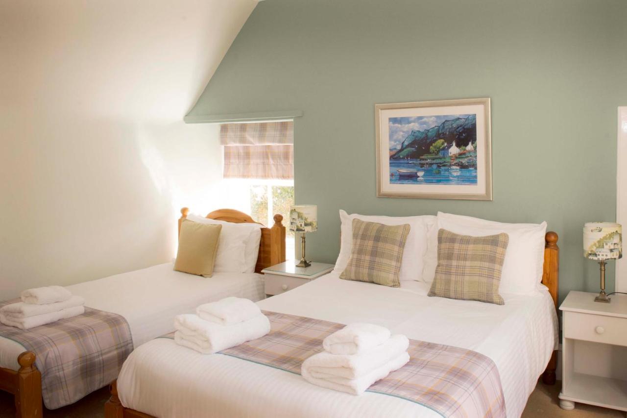 The Royal Oak Hotel Cullen Esterno foto